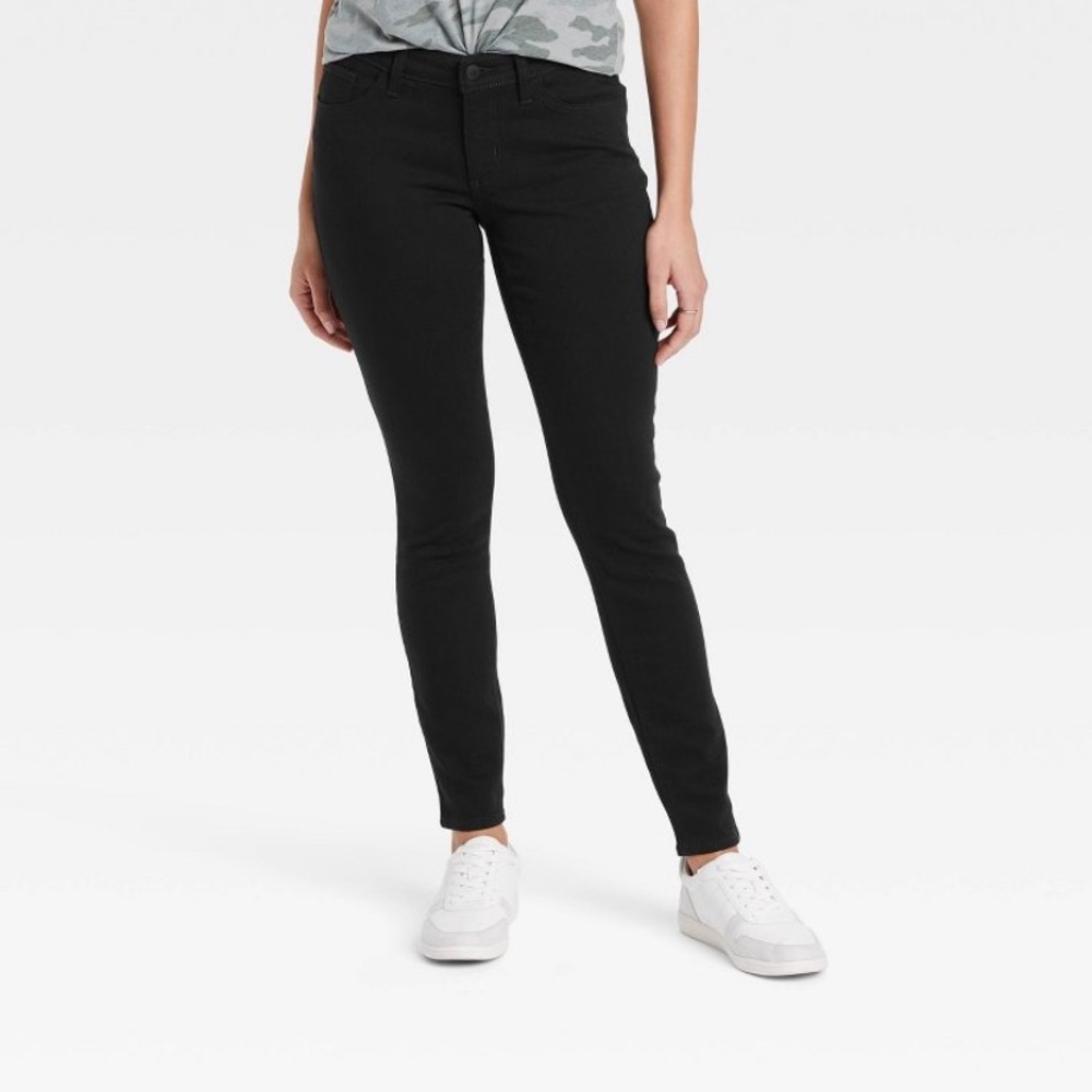Universal Threads Curvy Skinny Black Jeans